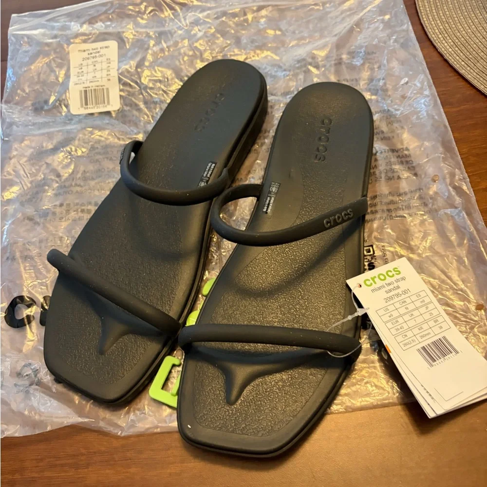 WOMEN'S Crocs Miami 2 Strap Black size 9